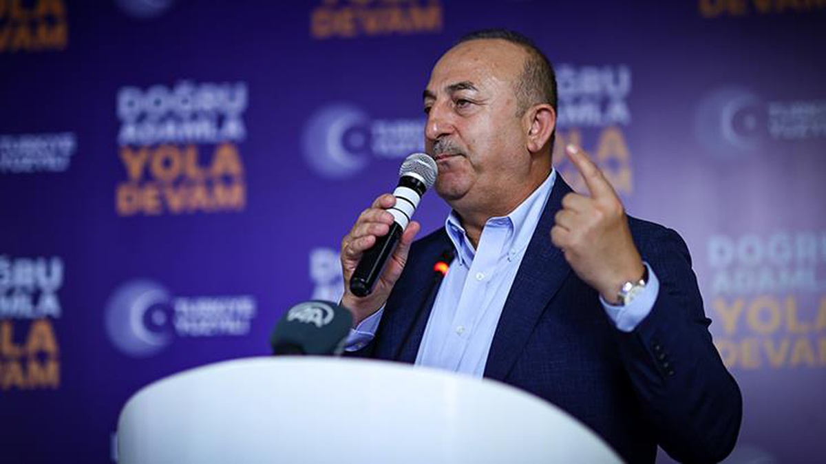 AK Parti\'nin oylarının neden düştüğü canlı yayında Çavuşoğlu\'na soruldu: Çıkarılacak dersler var