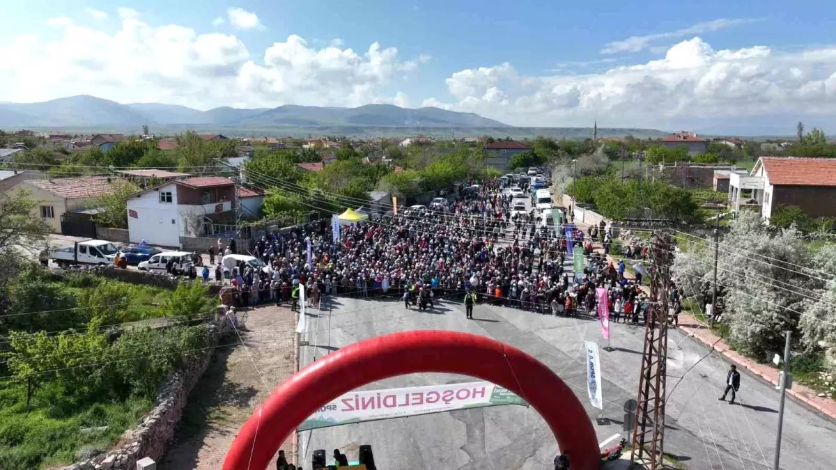 Milli Savunma Bakanı Hulusi Akar ve Büyükşehir Belediye Başkanı Dr. Memduh Büyükkılıç, Gençlerle Doğa Yürüyüşü Yaptı