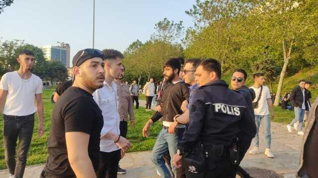 Kadıköy'de polislere saldıran grup görüntülendi