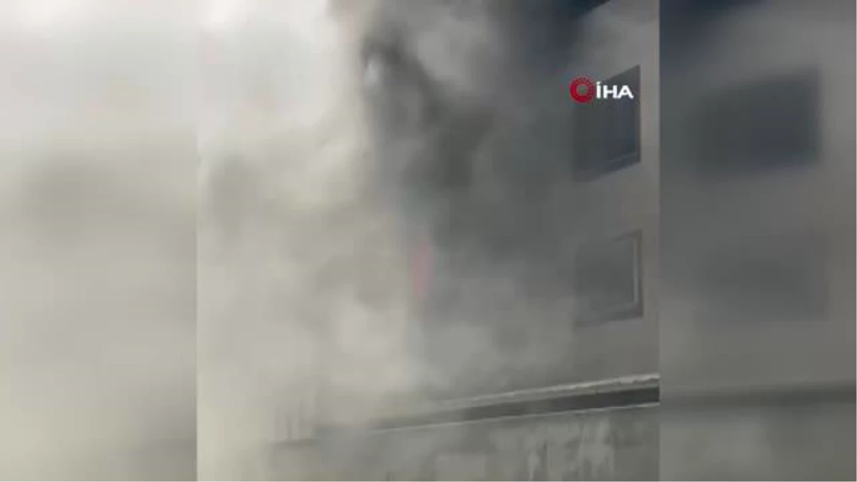 Ataşehir\'de mobilya imalathanesinde yangın: 1 yaralı