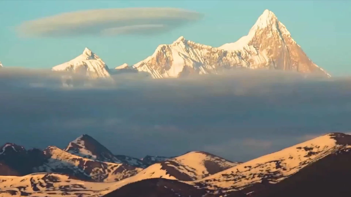 Çin, Everest Dağı\'na Bilimsel Keşif Gezisi Başlattı