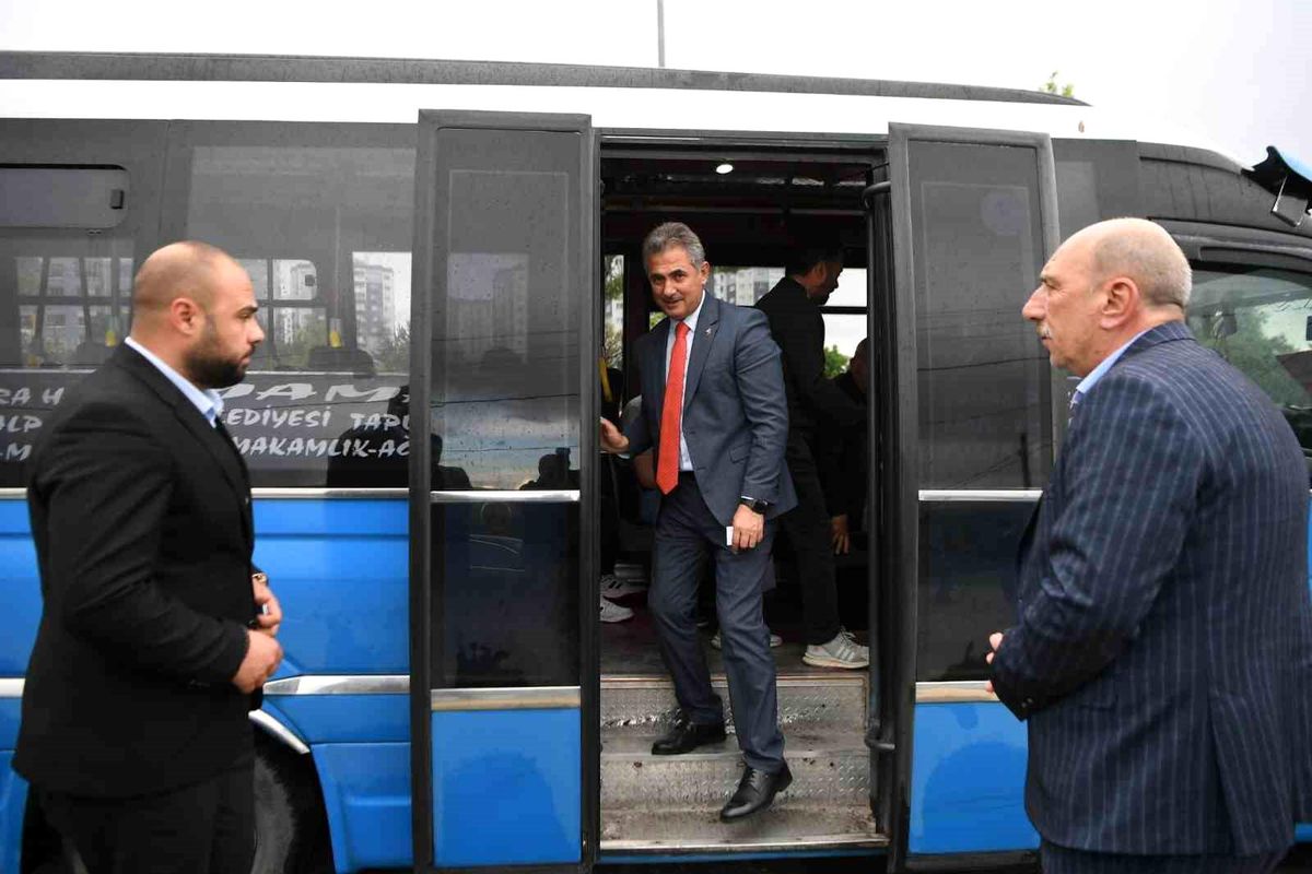 Dolmuşta Başkan sürprizi