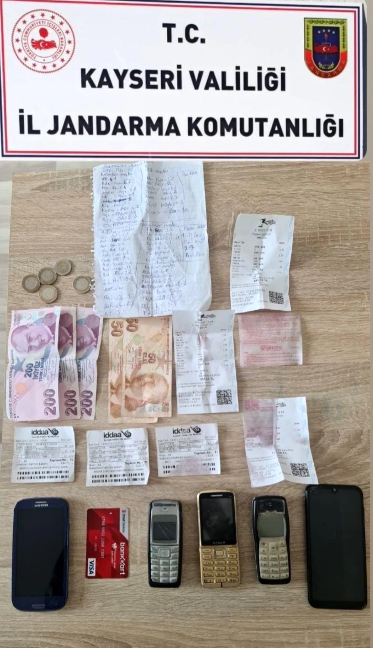 Kayseri\'de sosyal medyadan bahis kuponu satan şahıs yakalandı