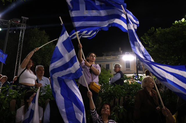 Yunanistan'da seçimlerin galibi Miçotakis'in partisi Yeni Demokrasi oldu