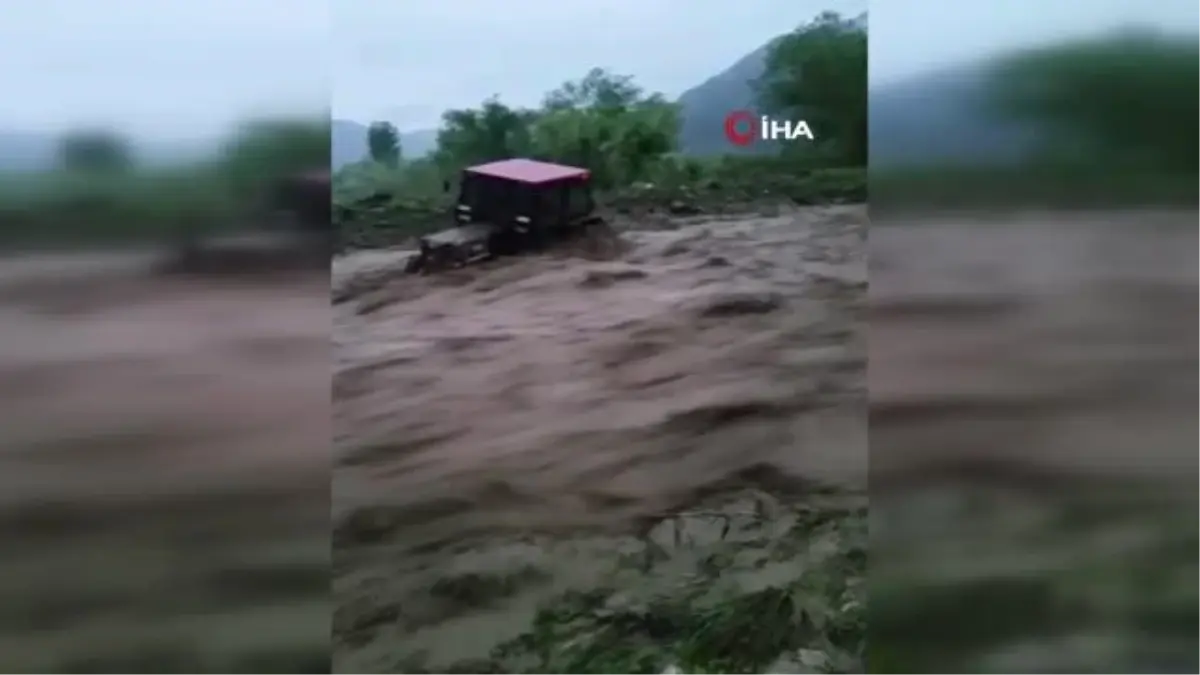 Çorum\'da sel: Kızılırmak taştı, ev, ahır, 3 tahıl deposu ve ekili arazileri su bastı