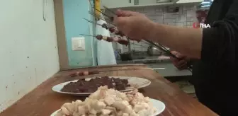 Depremin yıktığı Hatay'dan Eskişehir'e gelen kebapçı siparişlere yetişemiyor