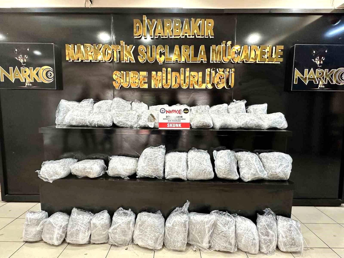 \'Dur\' ihtarına uymayan zehir taciri kapanla yakalandı