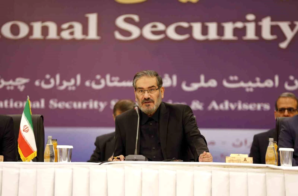 İran\'ın en üst düzey güvenlik yetkilisi Şemhani görevden alındı