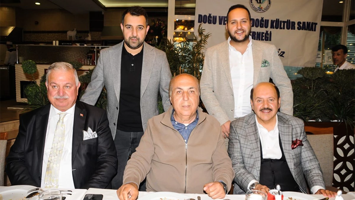 İsmail Kaya İstanbul\'da Milletvekillerine Tebrik Yemeği Düzenledi