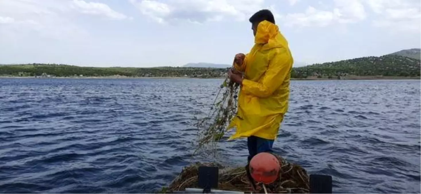 Konya\'da 2 bin metre sahipsiz ağ ve elektroşok malzemeleri ele geçirildi