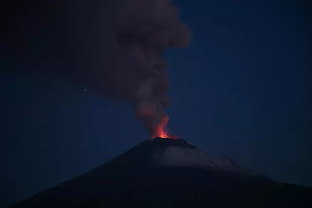 Meksika'daki Popocatepetl Yanardağı Faaliyete Geçti