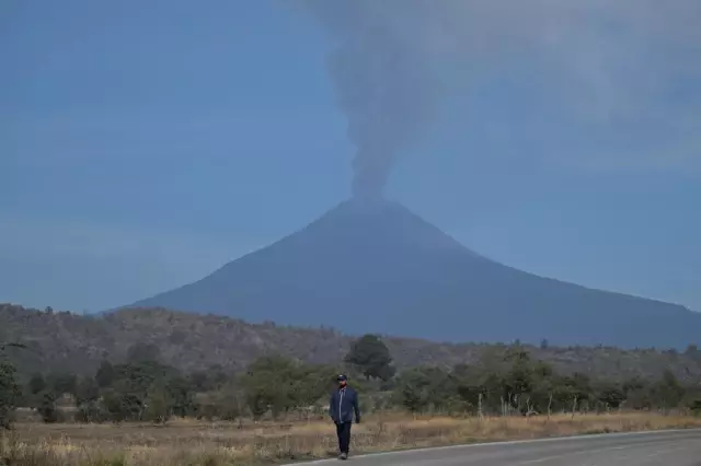 Meksika'daki Popocatepetl Yanardağı Faaliyete Geçti