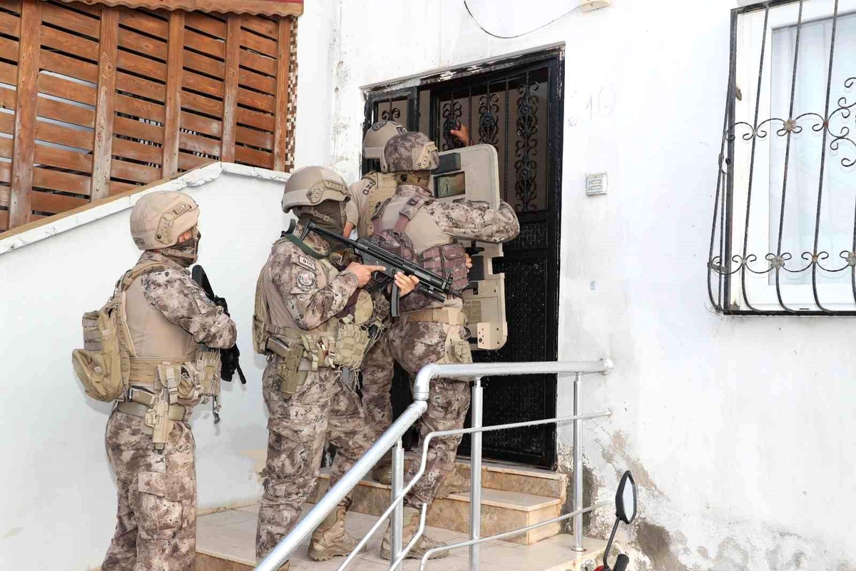 Mersin merkezli 5 ilde PKK/KCK operasyonu: 28 gözaltı kararı
