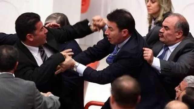 Oğan'ın seçimin 2. turuyla ilgili kararı akıllara 2014 yılında Meclis'te atılan yumruğu getirdi