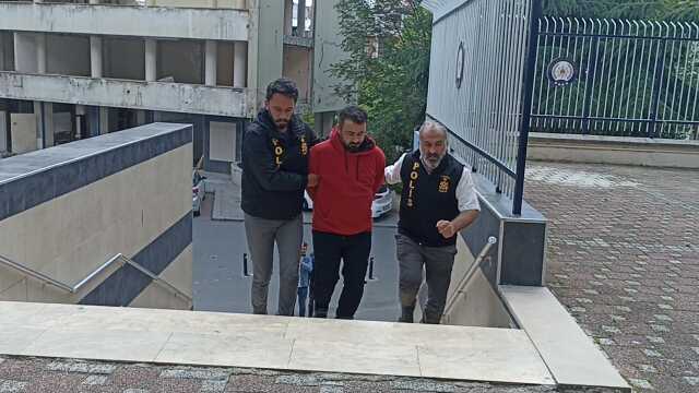 SİLİVRİ'DE TARLAYA GÖMÜLMÜŞ 3 CESET BULUNDU SİLİVRİ'DE TARLAYA GÖMÜLMÜŞ 3 CESET BULUNDU