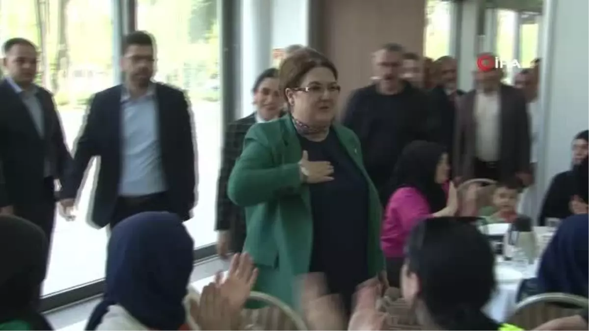 Aile ve Sosyal Hizmetler Bakanı Derya Yanık, "AK Parti, kadınların partisidir"