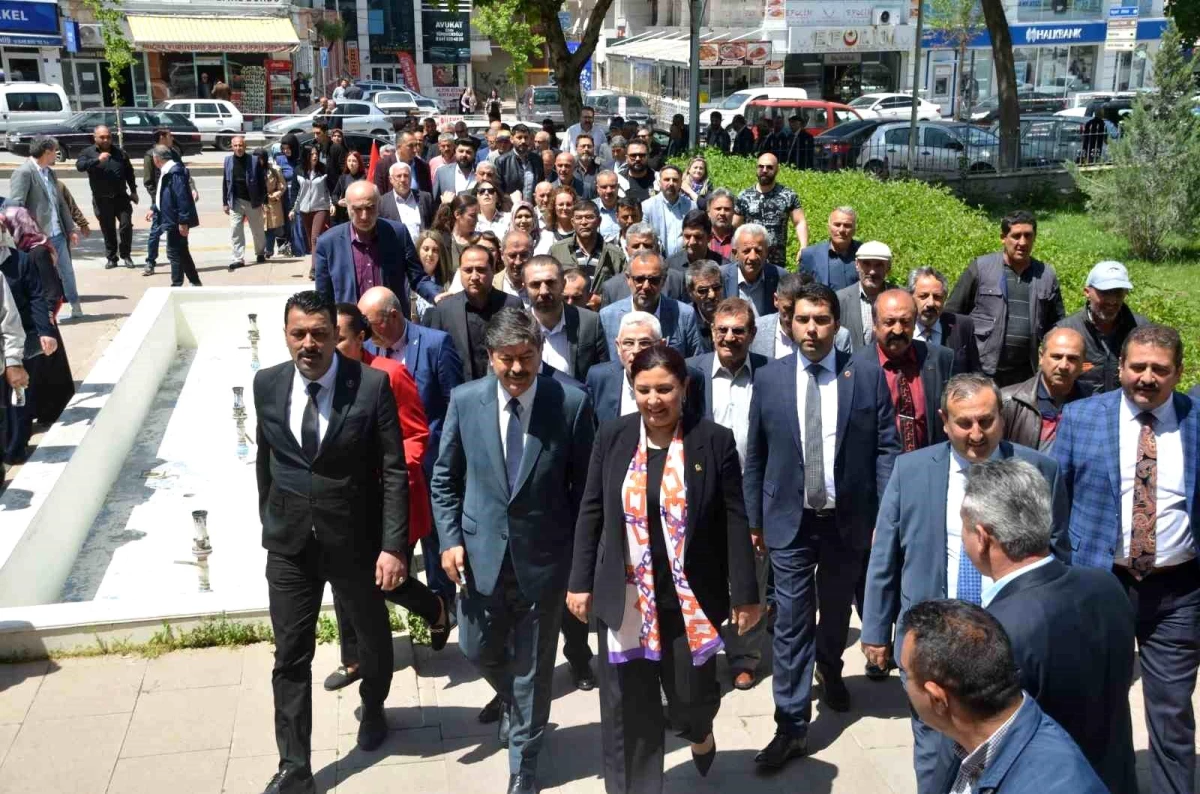 AK Parti Milletvekili Erkan, mazbatasını aldı