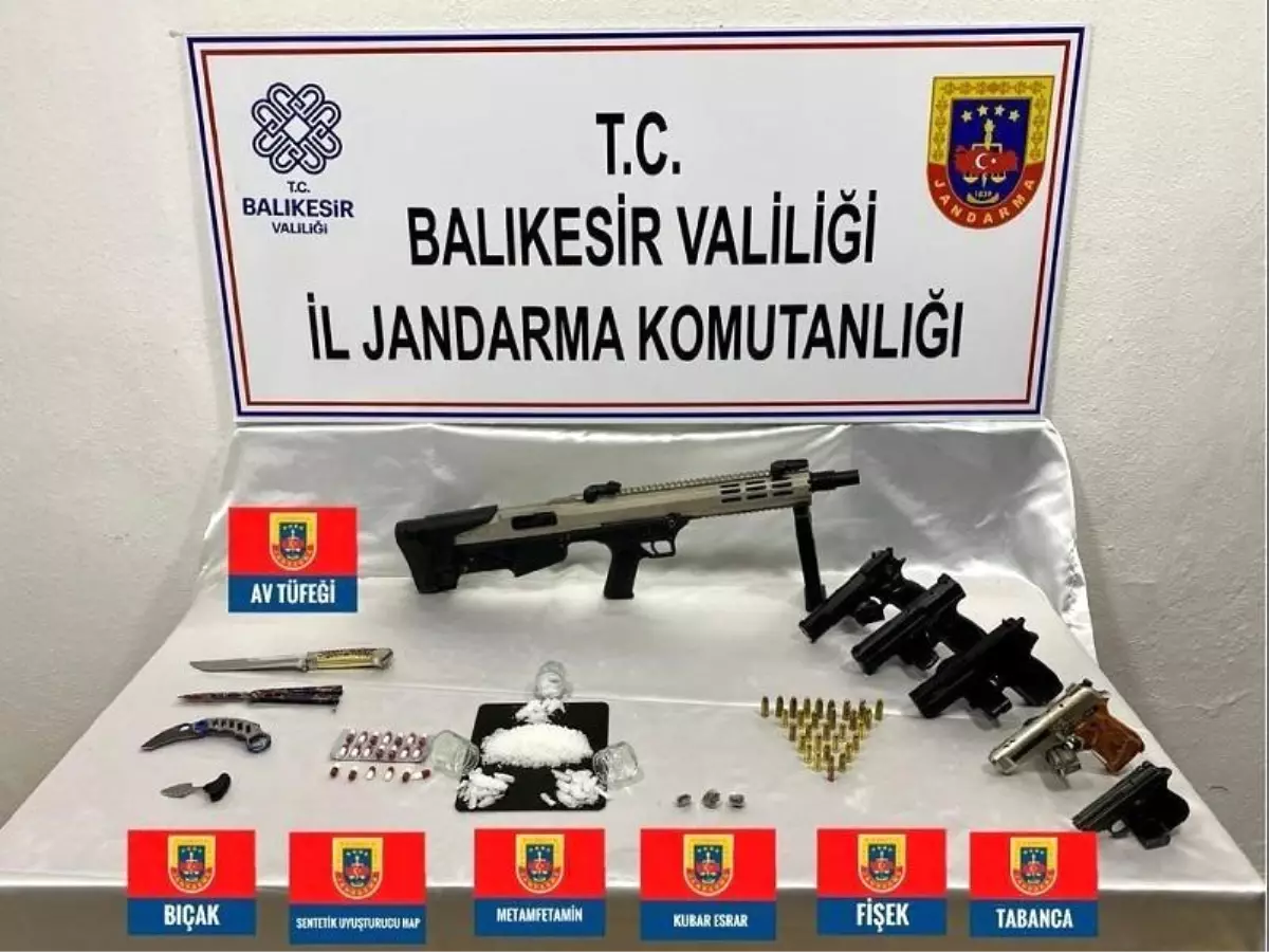 Balıkesir\'de jandarmadan 16 şüpheliye gözaltı