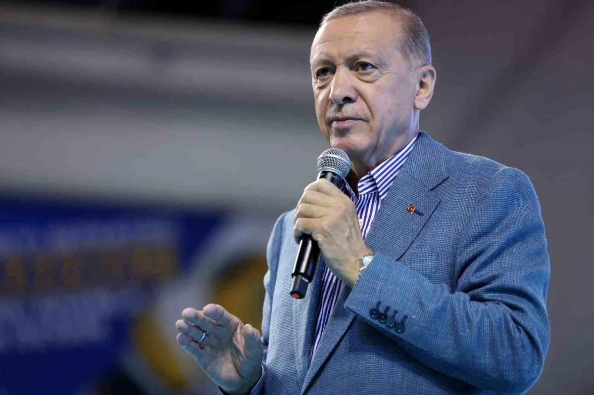 Cumhurbaşkanı Erdoğan " Milletimiz iktidara giden yolu, milli irade yerine Kandil\'de ve Pensilvanya\'da arayanlara kırmızı kart göstermiştir"
