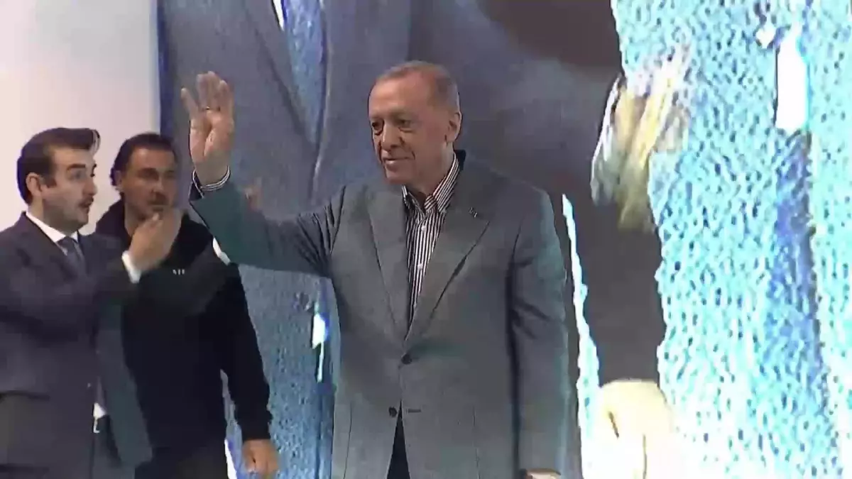 Erdoğan: Diktatör İkinci Tura Kalır mı Ya? Diktatör İşini Birinci Turda Bitirir