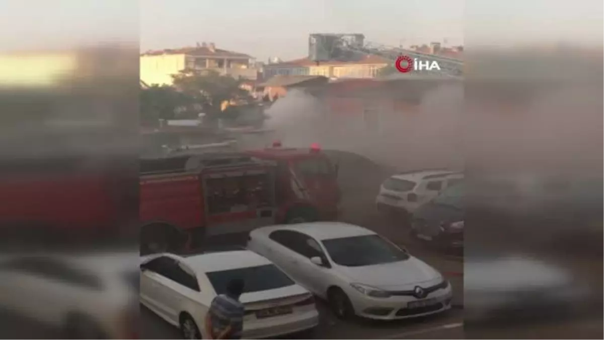 Fatih\'te gecekonduda yangın paniği