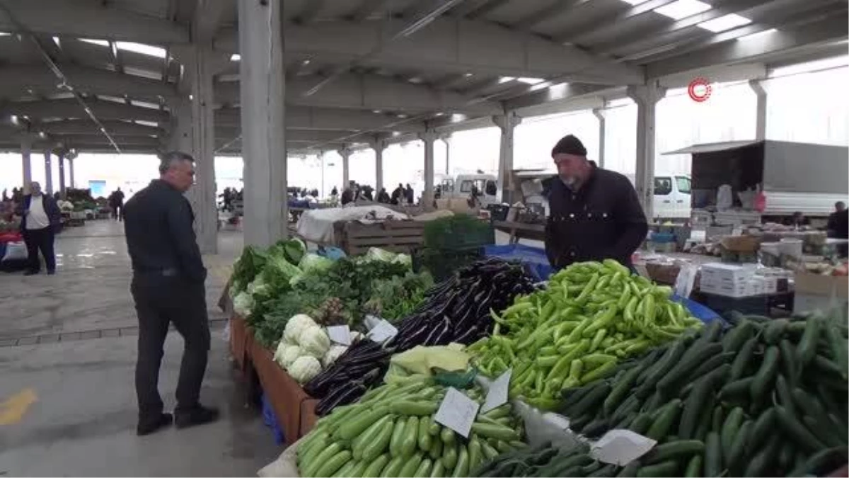 Bayburt\'ta kapalı pazar yeri esnafa rahatlık sağlıyor