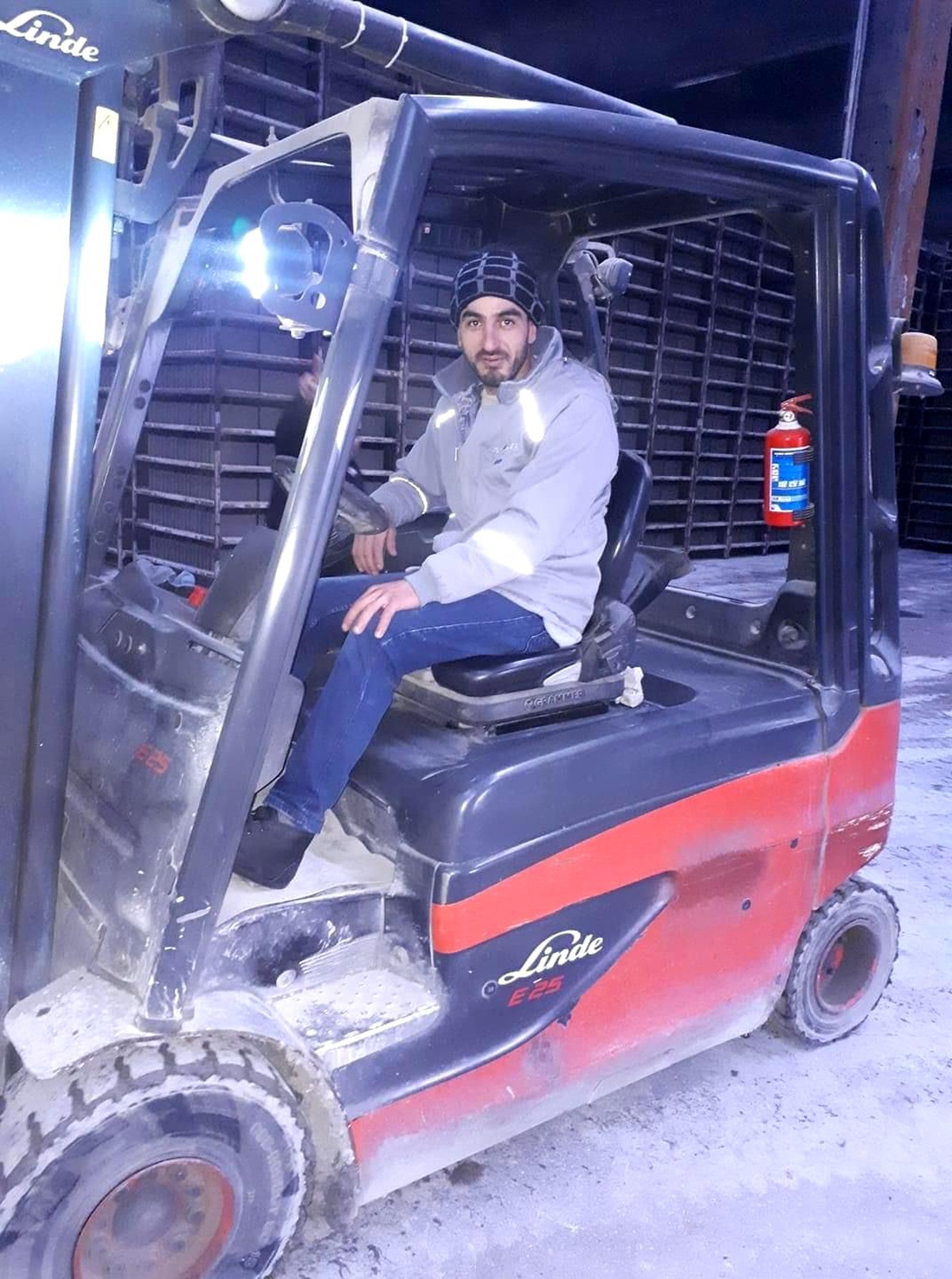 Kum karma makinesine düşen işçi feci şekilde can verdi