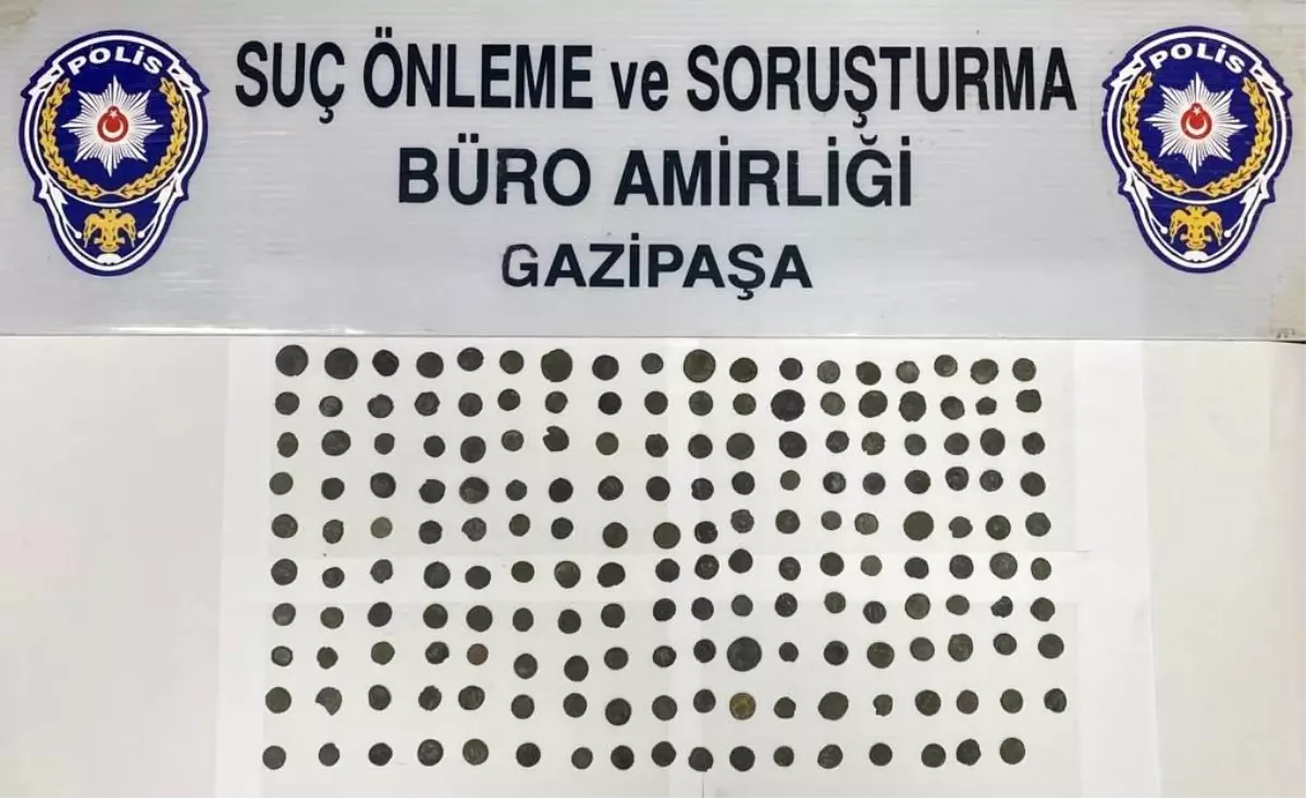 Motosiklet oturağında Roma dönemine ait 179 adet sikke ile yakalandı