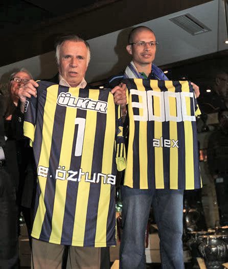 'Puşkaş Ergun' lakabıyla tanınan Fenerbahçe'nin efsane futbolcusu Ergun Öztuna hayatını kaybetti