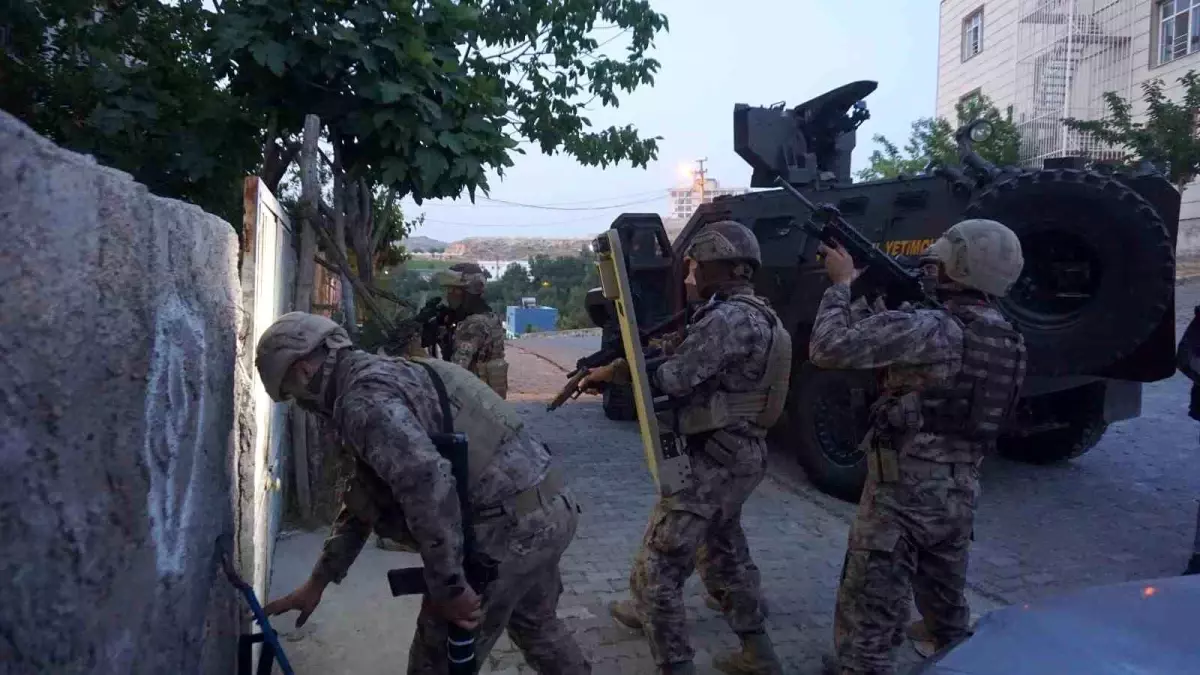 Şanlıurfa\'da polis ve jandarmadan zehir tacirlerine darbe