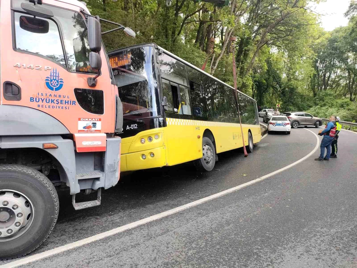 Sarıyer\'de facianın eşiğinden dönüldü: Yolcu bulunan İETT otobüsü kaza yaptı