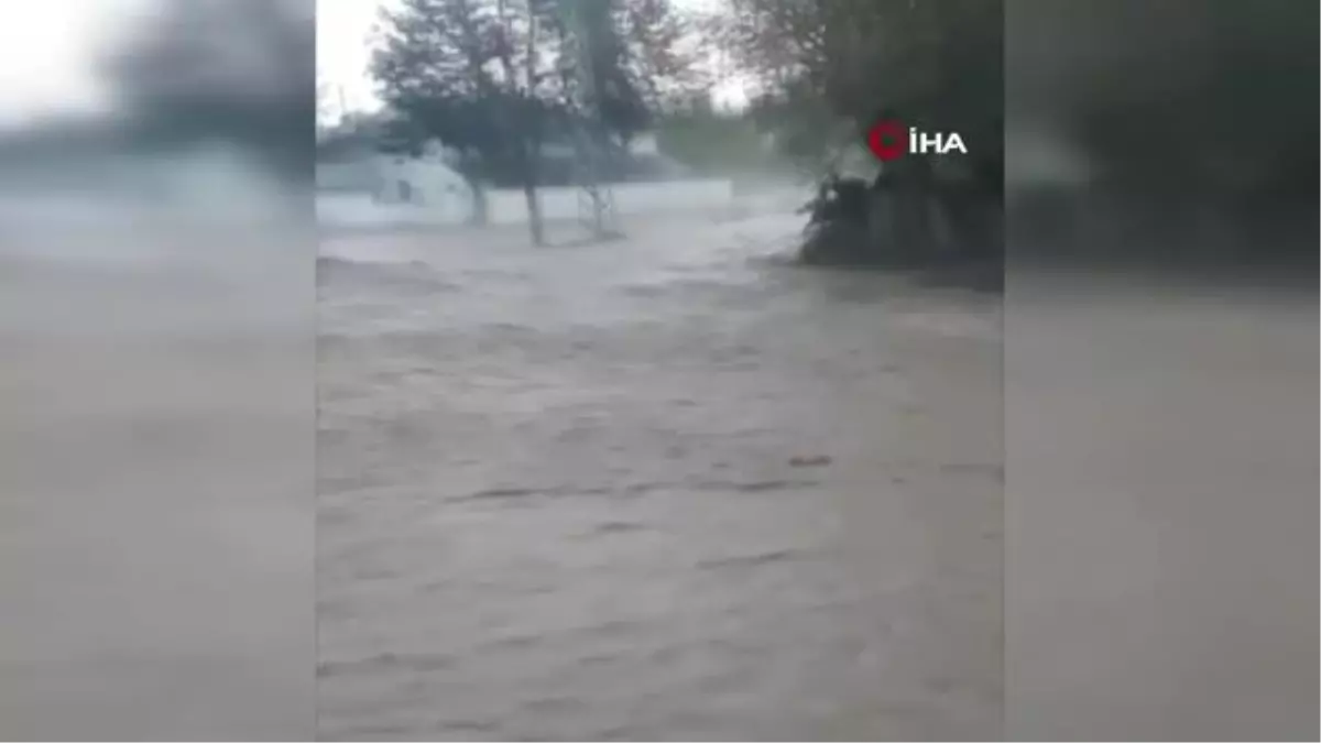 Suluova suya teslim: İş yerleri ve yollar göle döndü