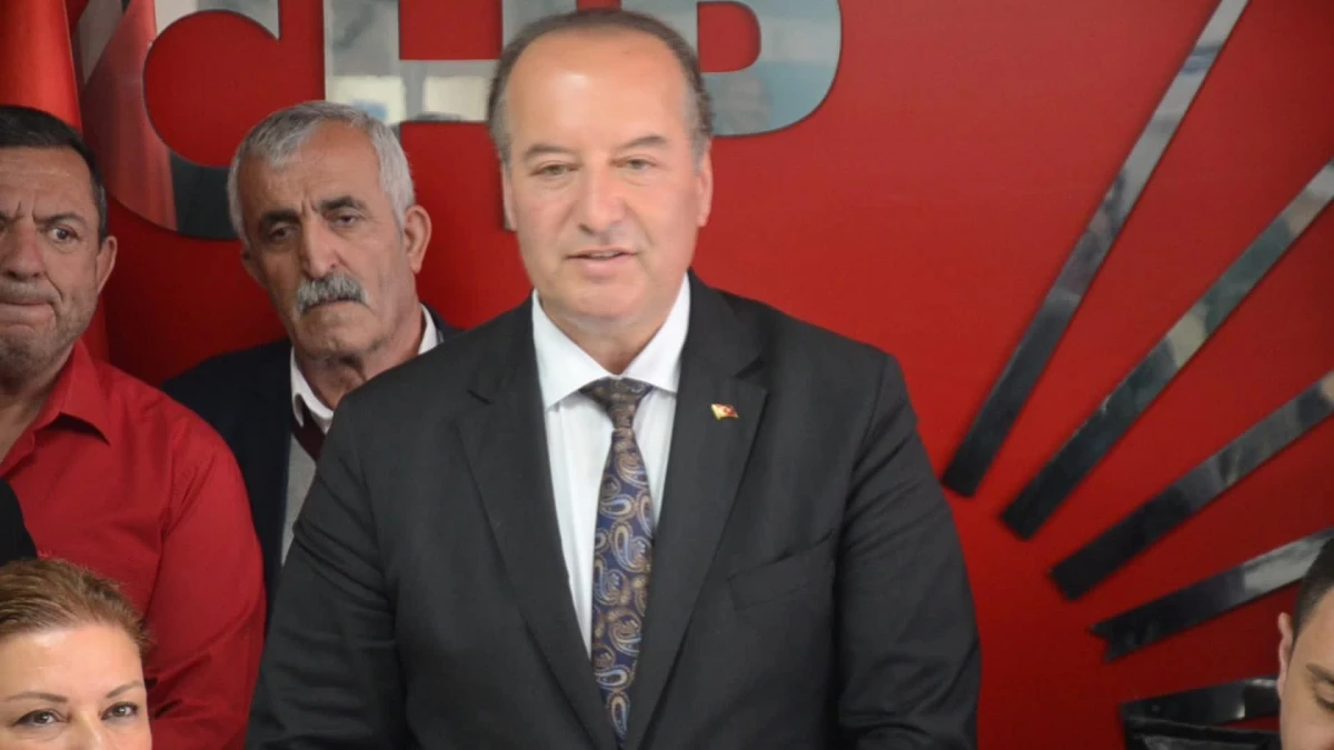 Umut Akdoğan: "Ata İttifakı\'nı Oluşturan Partiler Burada Kaldı, Çelişkiler Oraya Gitti"