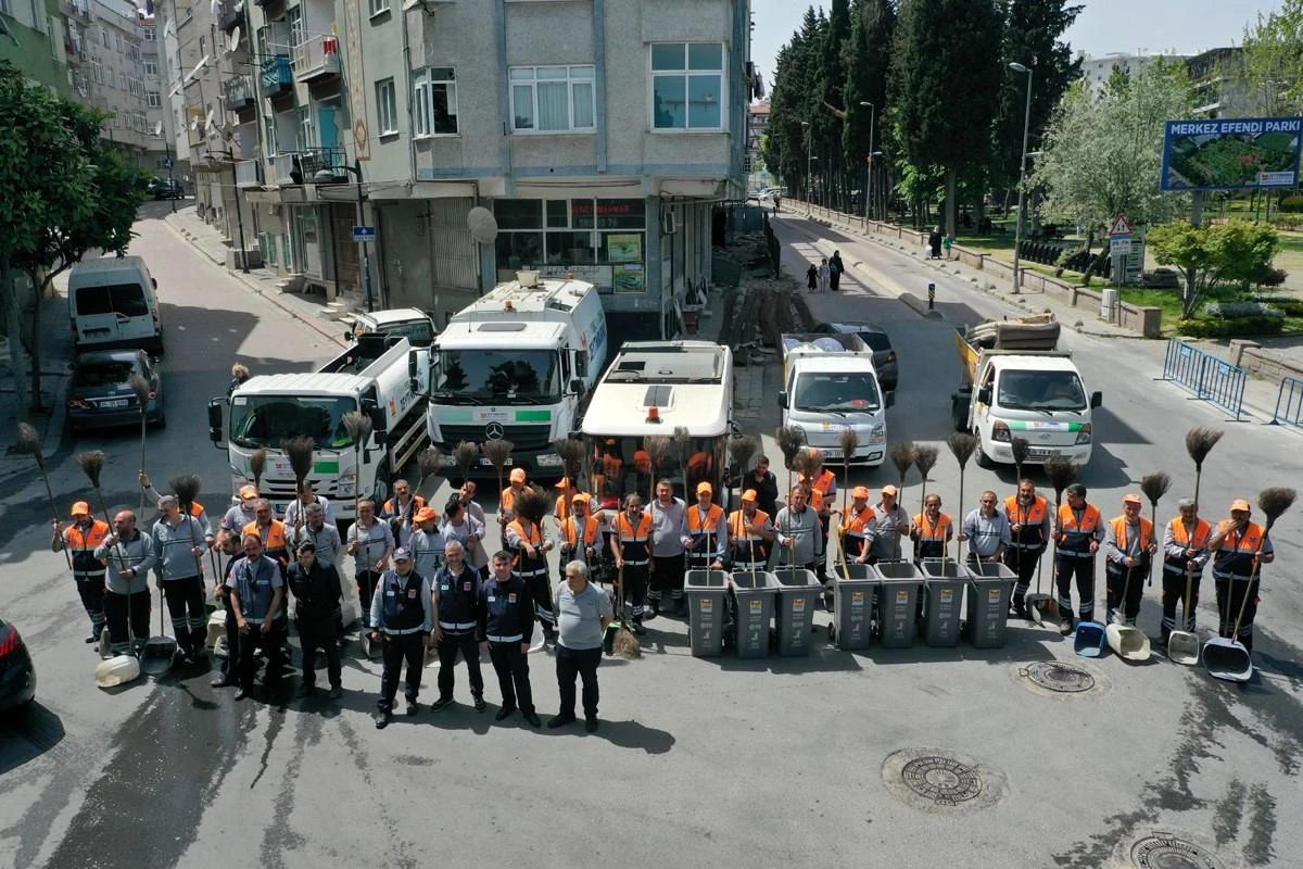 Zeytinburnu\'nda bahar temizliği devam ediyor