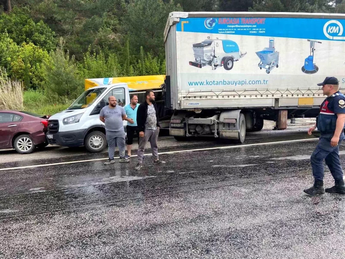 4 kişinin öldüğü rampada zincirleme trafik kazası