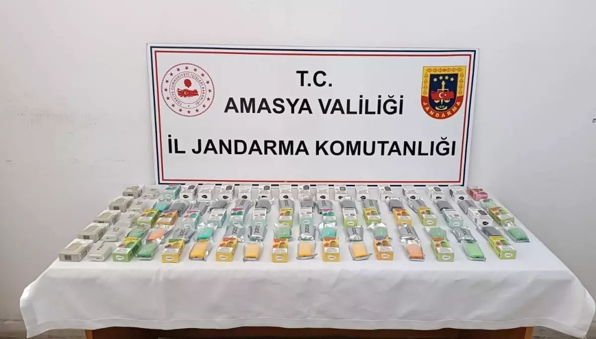 Amasya\'da jandarmadan kaçak elektronik sigara operasyonu