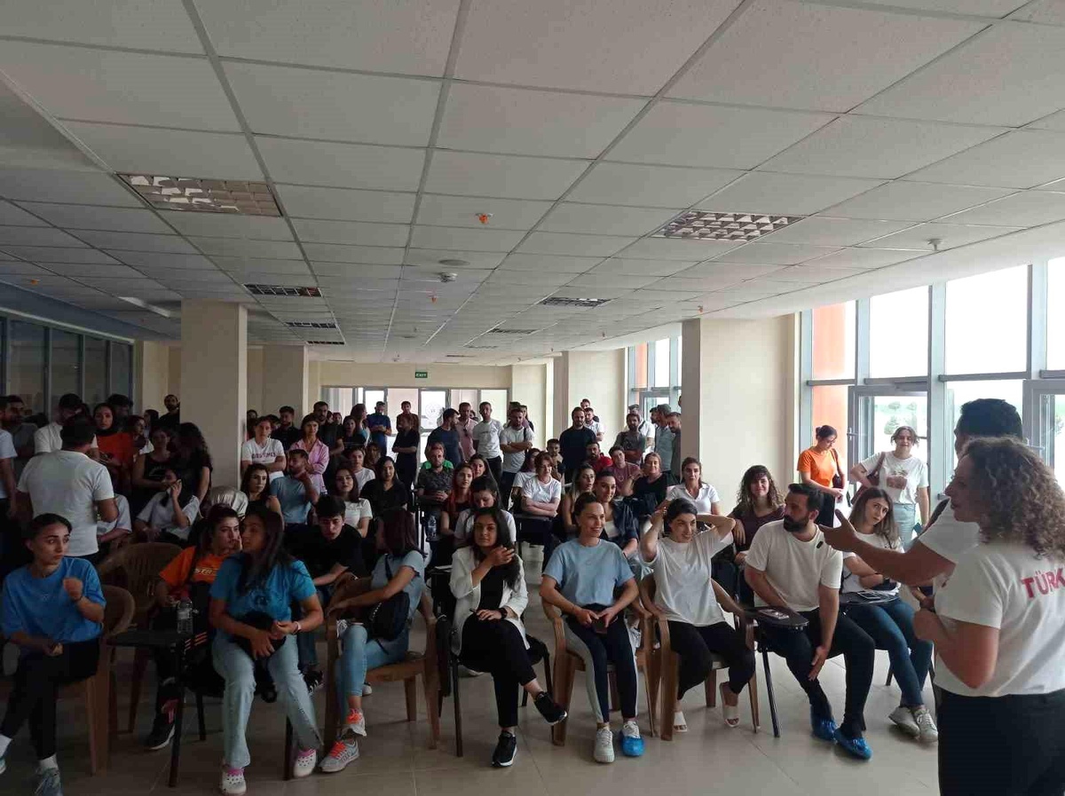 Batman\'da Yüzme Hakemliği Kursuna 153 Kişi Katıldı