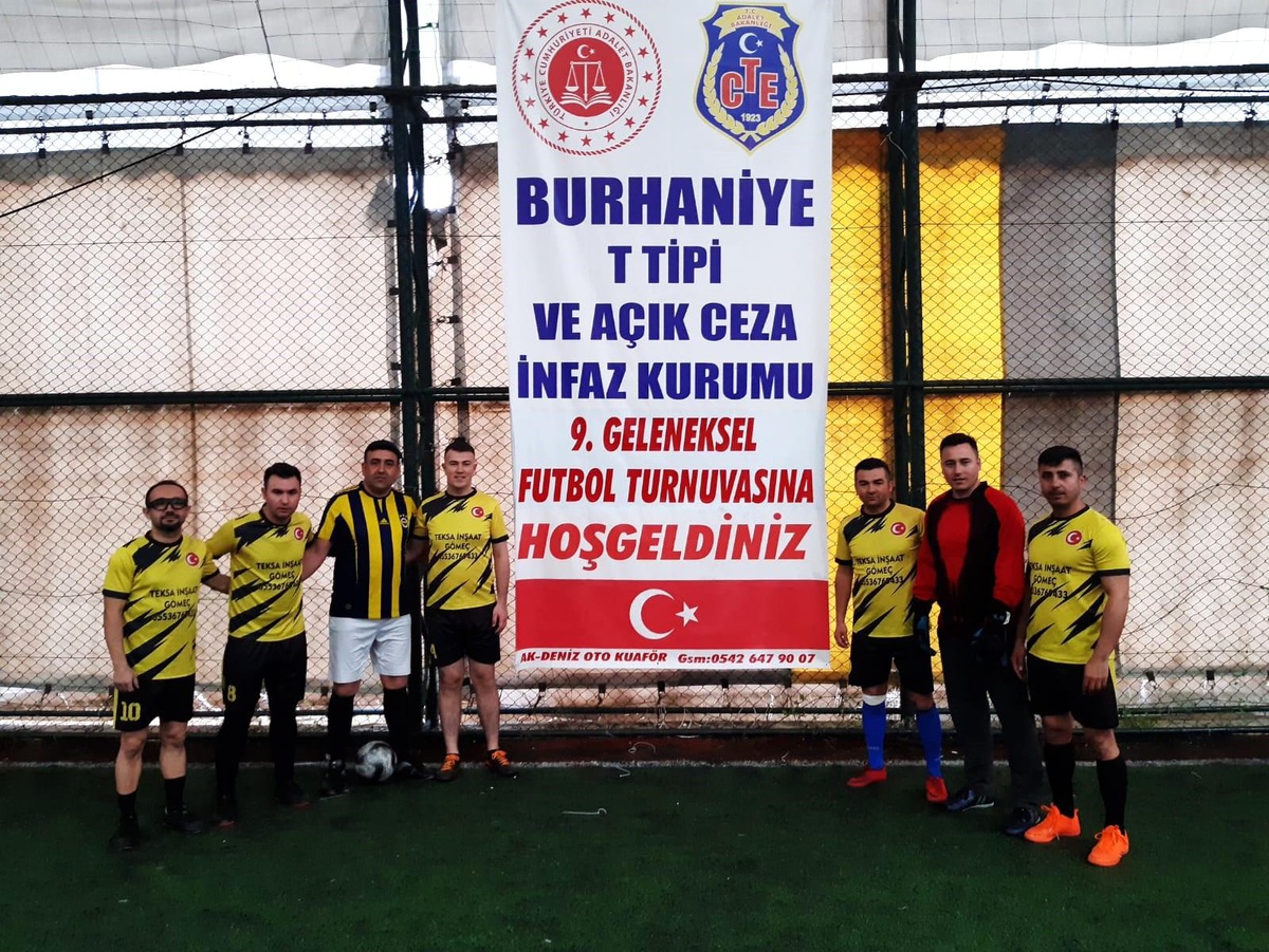 Burhaniye\'de Geleneksel Futbol Turnuvası ilgi gördü