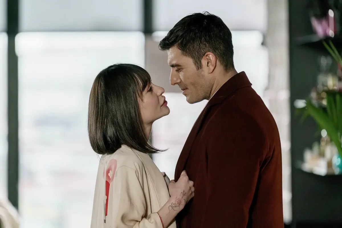 Camdaki Kız bu akşam yok mu? Camdaki Kız yeni bölüm var mı, bugün yok mu? Camdaki Kız yeni bölüm ne zaman, saat kaçta?