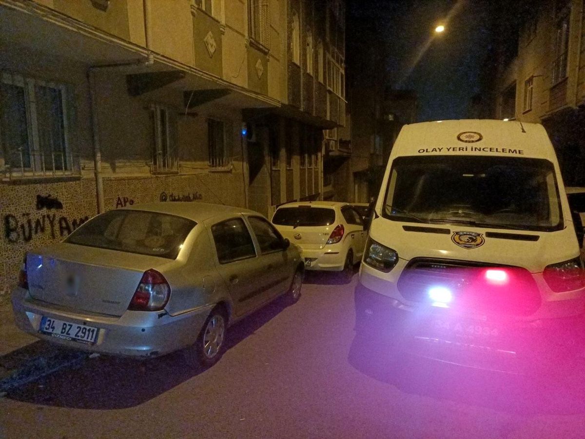 Esenler\'de yangın çıkan binada ceset bulundu