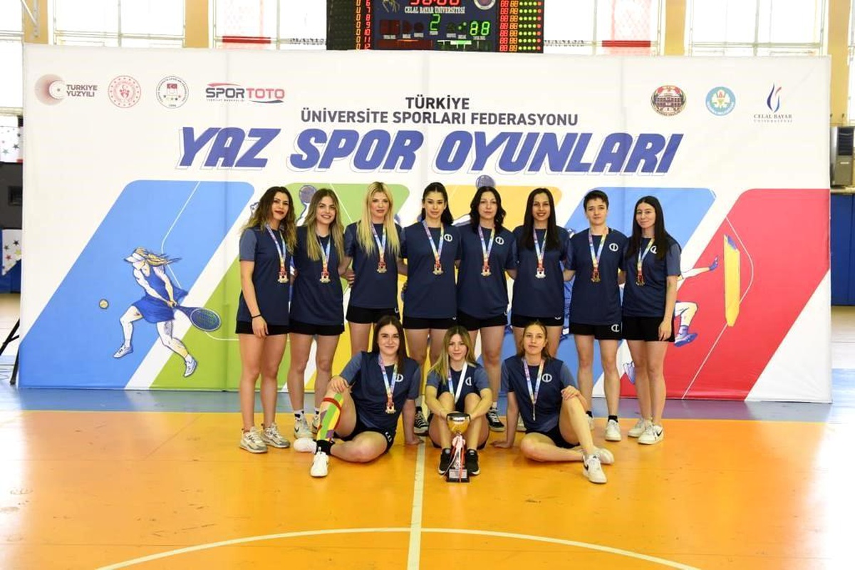 Anadolu Üniversitesi Kadın Hentbol Takımı Türkiye Şampiyonu