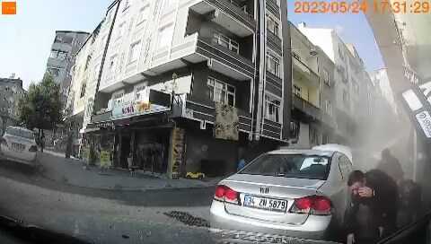 Otomobil tamirhanesinde LPG tankı değişiminde patlama: 5 yaralı Otomobil tamirhanesinde LPG tankı değişiminde patlama: 5 yaralı