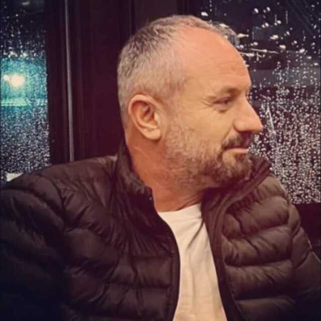Arkadaşlarıyla otururken tüfek ateş aldı hayatını kaybetti
