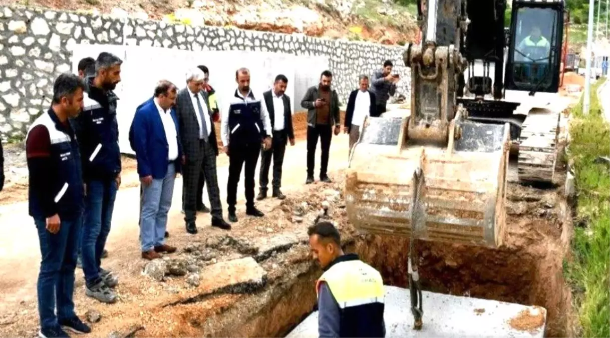 Emet Belediye Başkanı Hüseyin Doğan, alt yapı çalışmalarının halkı mağdur etmeden sürdürülmesi gerektiğini vurguladı