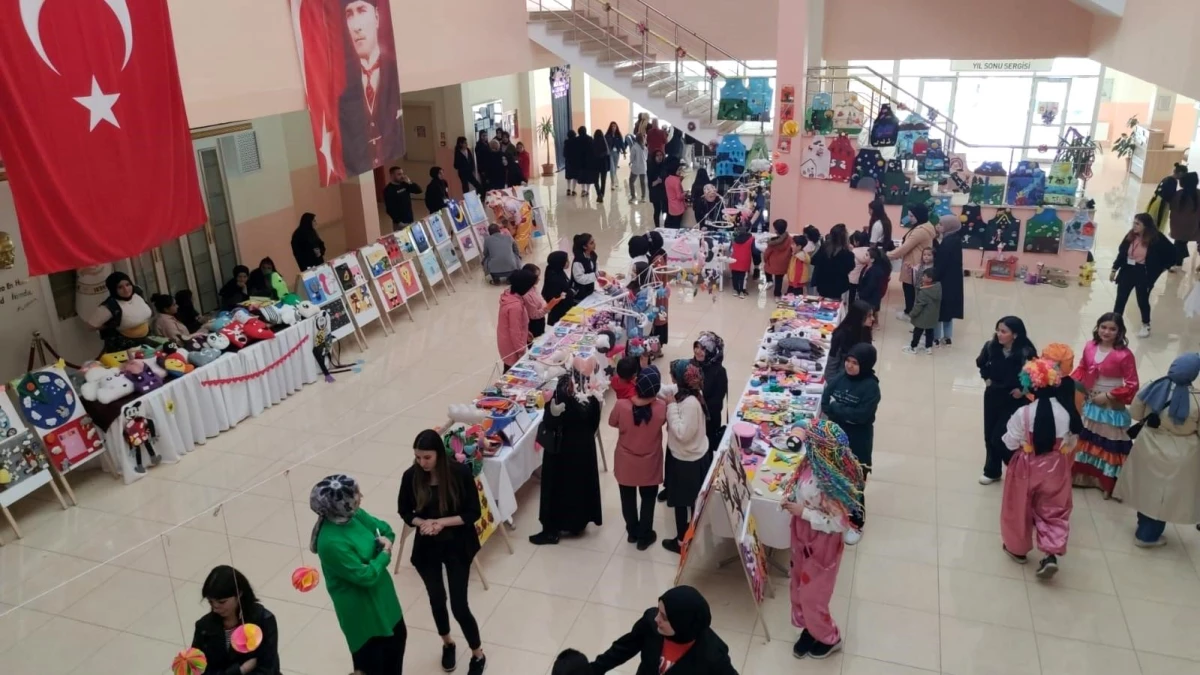 Erzurum\'da Depremzedeler İçin Hayır Çarşısı Düzenlendi