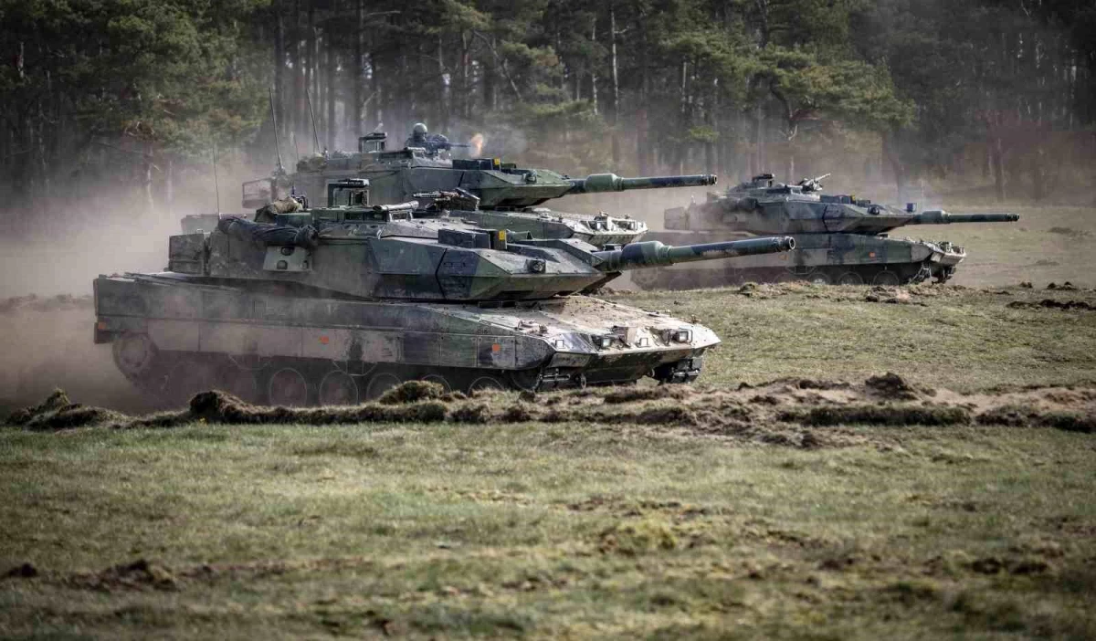 Estonya Savunma Bakanlığı B sınıfı ehliyeti olanların tank kullanmalarına izin verilmesini istedi