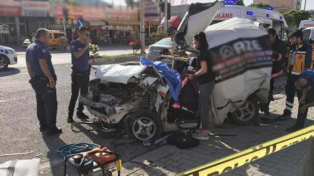 Freni patlayan tır kırmızı ışıkta bekleyen araçların arasına daldı Freni patlayan tır kırmızı ışıkta bekleyen araçların arasına daldı