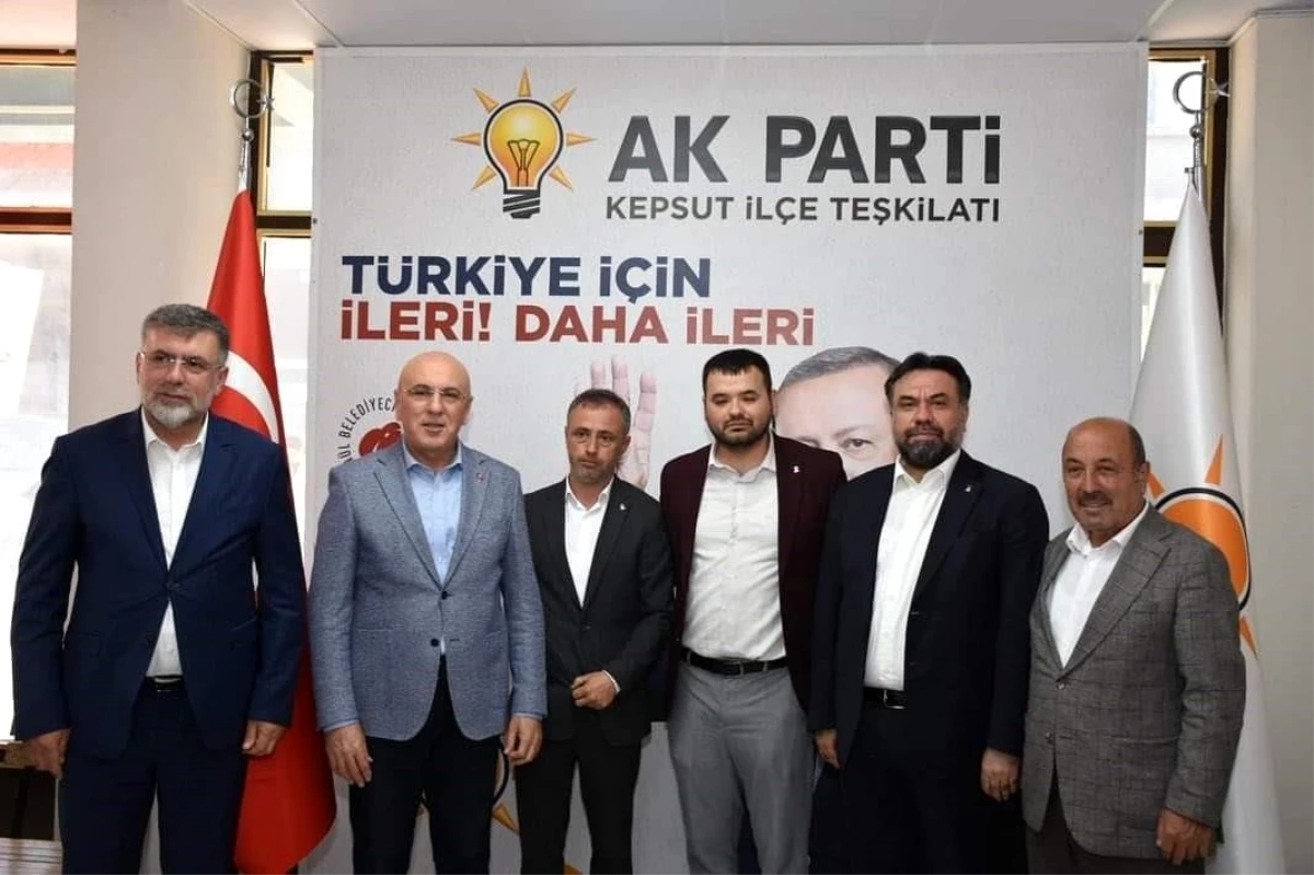 İYİ Parti Balıkesir\'den İstifa Eden İki İsim AK Parti\'ye Katıldı