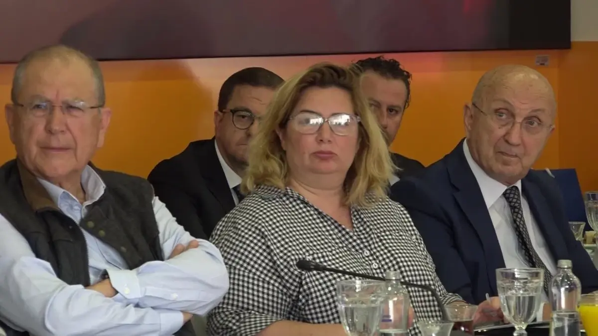 İzmir\'de, \'2026 Avrupa Gençlik Başkenti\' İçin Yapılan Çalışmalar Masaya Yatırıldı