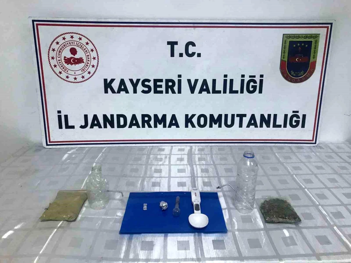 Kayseri\'de Jandarma Uyuşturucu Operasyonu: 4 Gözaltı